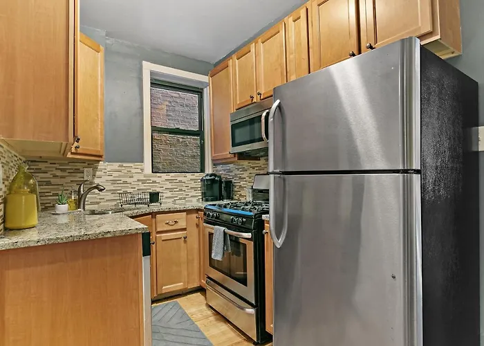 Stylish 2br Pad With Up-to-date Comforts - Halsted Rep Chicago